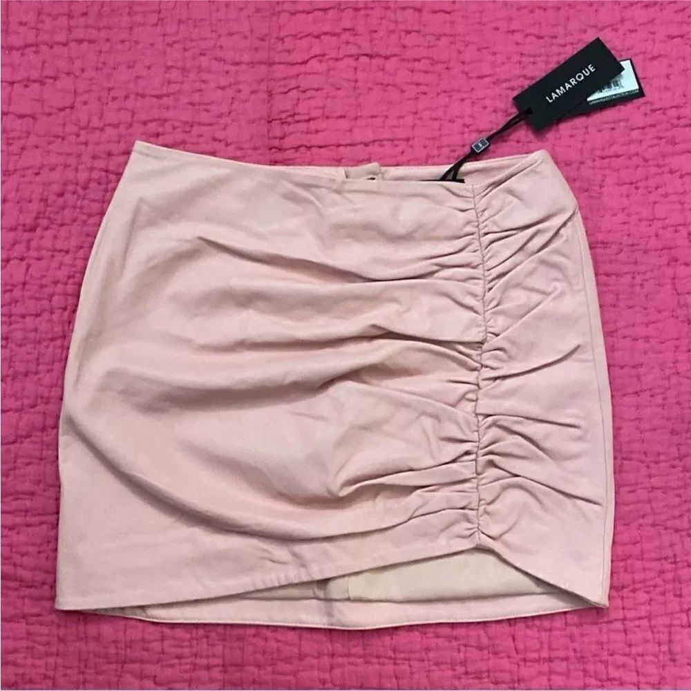 NWT LAMARQUE Blush Ruched lamb leather Mini Skirt, US2